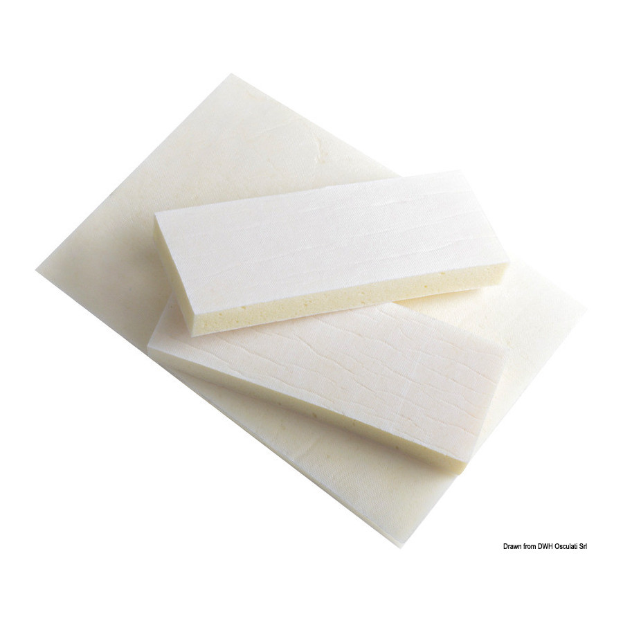 Éponge oléophile pour absorber les hydrocarbures et leurs dérivés 